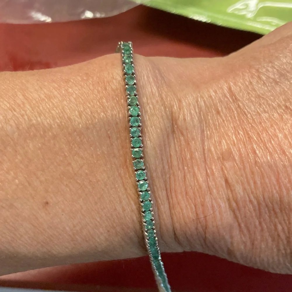 Sterling Silver Emerald Tennis Bracelet 7 1/2” - Picture 3 of 3